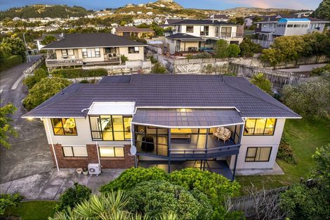 Photo of property in 12 Exploration Way, Whitby, Porirua, 5024