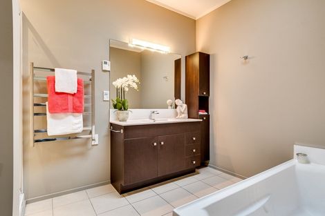 Photo of property in 16 Saint Georges Road, Karamu, Hastings, 4172