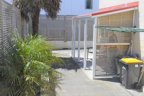 Photo of property in 2 Levy Street, Mount Victoria, Wellington, 6011