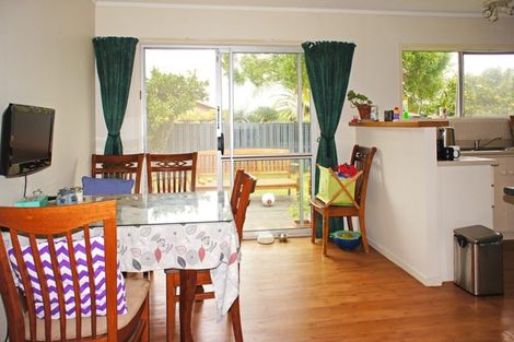 Photo of property in 1/14 Hedge Row, Sunnyhills, Auckland, 2010