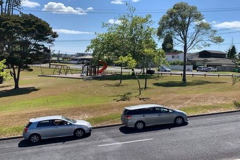 Photo of property in 27 Spargo Road, Massey, Auckland, 0614