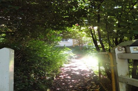 Photo of property in 6 Thorby Street, Northland, Wellington, 6012