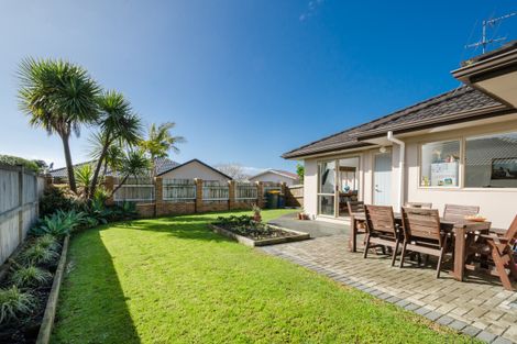 Photo of property in 114f Colwill Road, Massey, Auckland, 0614