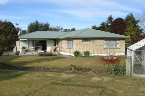 Photo of property in 2 Gorge Road, Waimate, 7924