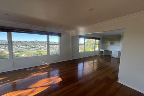 Photo of property in 18 Great North Road, Saint Johns Hill, Whanganui, 4500