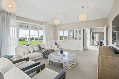 Photo of property in 25 Patterson Road, Hurworth, New Plymouth, 4310