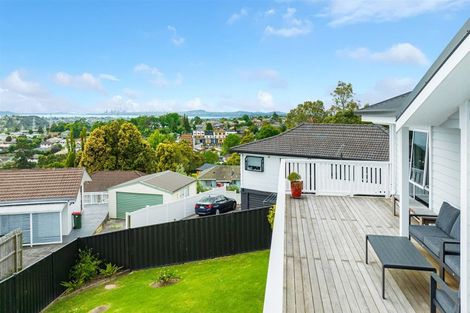 Photo of property in 22a Raelene Place, Massey, Auckland, 0614
