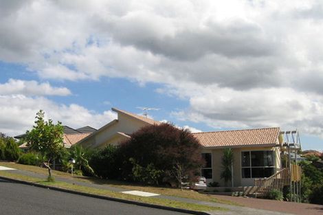 Photo of property in 2 Matisse Drive, West Harbour, Auckland, 0618