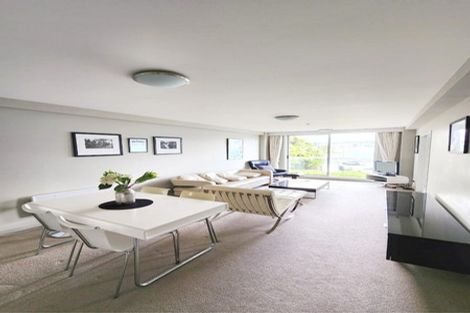 Photo of property in The Capital, 2/370 Oriental Parade, Oriental Bay, Wellington, 6011