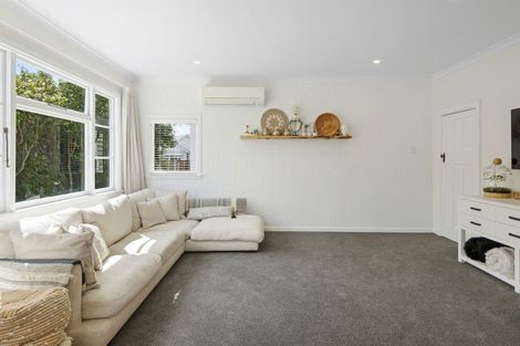 Photo of property in 35 Stapletons Road, Richmond, Christchurch, 8013