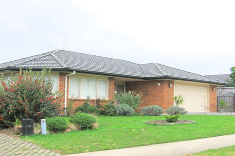 Photo of property in 114 Te Wharau Drive, Greenhithe, Auckland, 0632