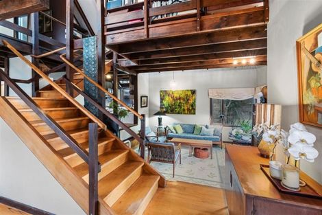 Photo of property in 22 Glade Place, Birkenhead, Auckland, 0626