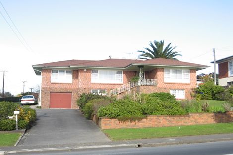 Photo of property in 17 Orams Road, Hillpark, Auckland, 2102