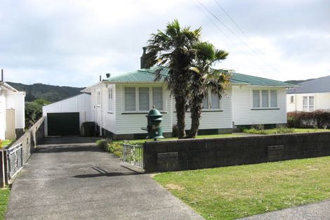 Photo of property in 5 Isabel Grove, Wainuiomata, Lower Hutt, 5014