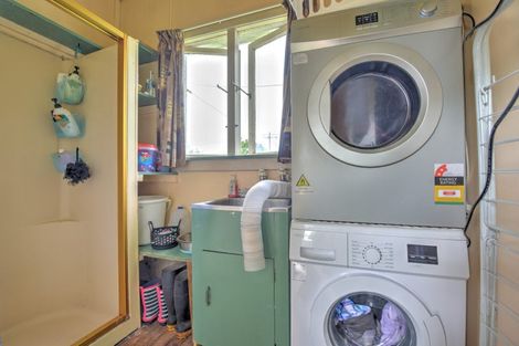 Photo of property in 13 Hunter Street, Edendale, 9825