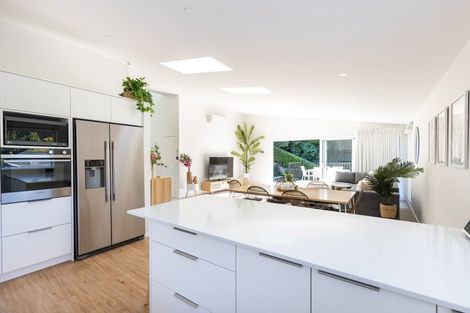 Photo of property in 4 Azalea Place, Brooklands, New Plymouth, 4310