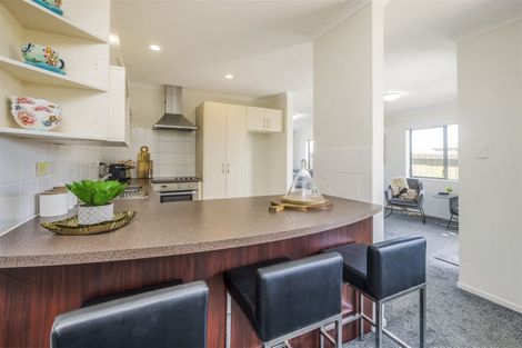 Photo of property in 34 Tussock Avenue, Mangere, Auckland, 2022