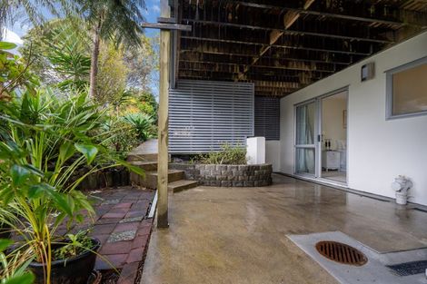 Photo of property in 2/22 Valley Road, Browns Bay, Auckland, 0630