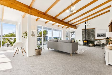 Photo of property in 68 Spinnaker Drive, Te Atatu Peninsula, Auckland, 0610