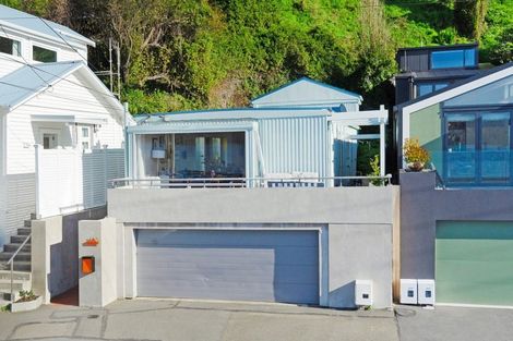 Photo of property in 165 Marine Parade, Seatoun, Wellington, 6022