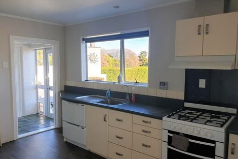 Photo of property in 74 Awamoa Road, Holmes Hill, Oamaru, 9401