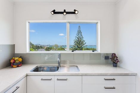 Photo of property in 73 Palmerston Road, Birkenhead, Auckland, 0626