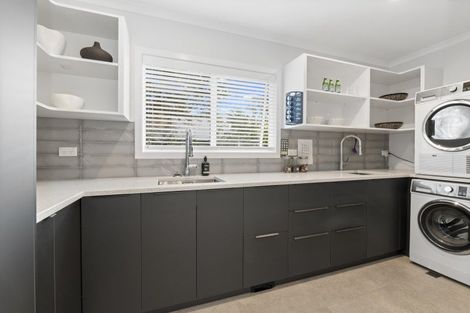 Photo of property in 2/2 Milton Road, Northcote Point, Auckland, 0627