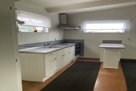 Photo of property in 2/98 Chislehurst Street, Henderson, Auckland, 0612