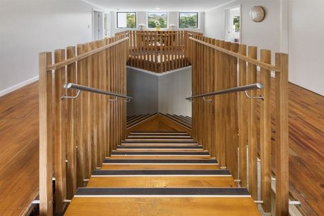 Photo of property in 890 Beach Road, Waiake, Auckland, 0630