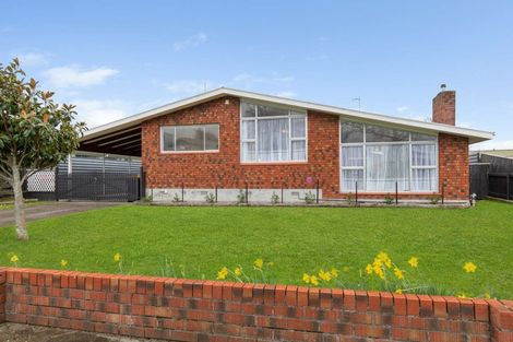 Photo of property in 8 Abraham Crescent, Milson, Palmerston North, 4414