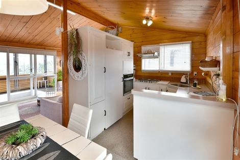 Photo of property in 60 Carlisle Road, Browns Bay, Auckland, 0630