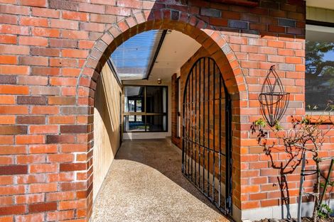 Photo of property in 87 Heta Road, Highlands Park, New Plymouth, 4312