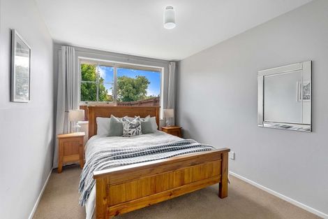Photo of property in 2/3 Sawtell Place, Northcote, Christchurch, 8052