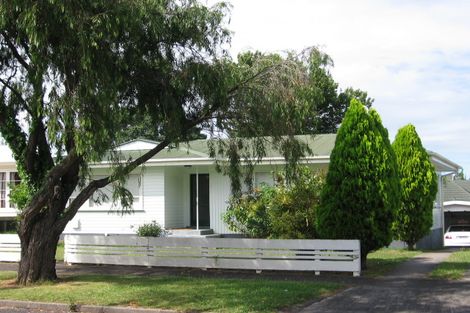 Photo of property in 16 Esmeralda Avenue, Avondale, Auckland, 1026