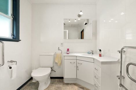 Photo of property in 42 Middleton Road, Kew, Dunedin, 9012