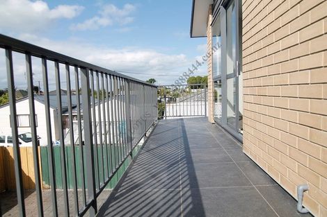 Photo of property in 104 Bowhill Road, New Brighton, Christchurch, 8083