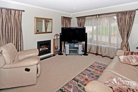 Photo of property in 29d Paparoa Road, Cockle Bay, Auckland, 2014