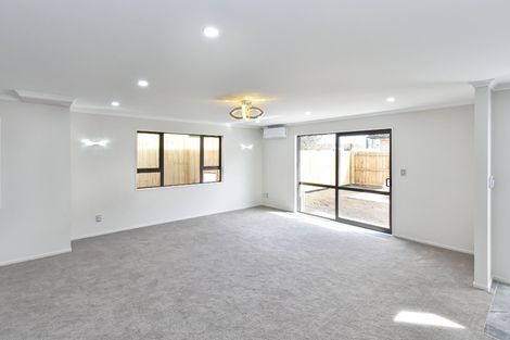 Photo of property in 56b Cambridge Terrace, Papatoetoe, Auckland, 2025