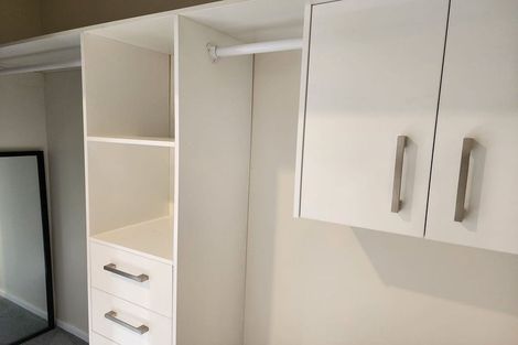 Photo of property in 102 Wiseley Road, West Harbour, Auckland, 0618