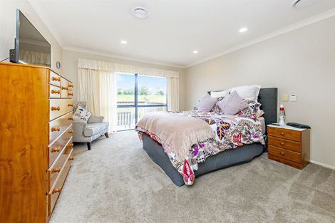 Photo of property in 2 Tanah Merah Drive, Papakura, 2110