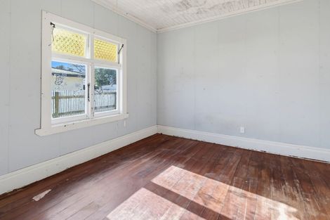 Photo of property in 10 Williams Street, Otane, 4202