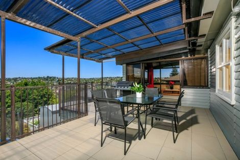 Photo of property in 86 Carlisle Road, Browns Bay, Auckland, 0632