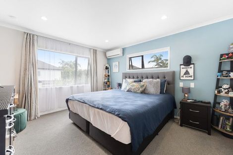 Photo of property in 5 Carousel Crescent, East Tamaki Heights, Auckland, 2016