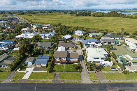 Photo of property in 11 Crispe Road, Clarks Beach, 2122