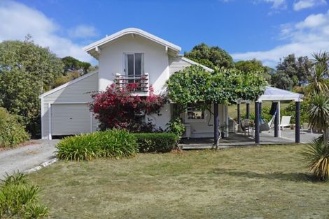 Photo of property in 100 Paetawa Road, Peka Peka, Waikanae, 5391
