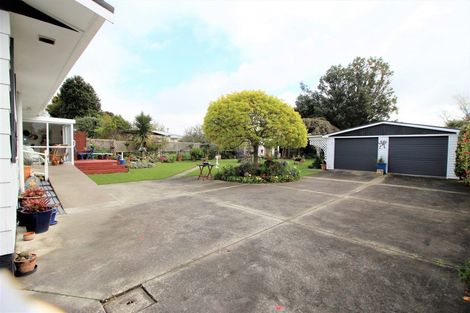 Photo of property in 19 Bowen Street, Woodville, 4920