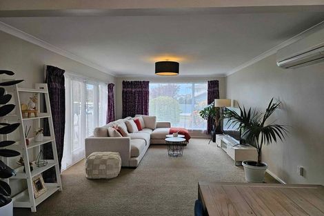 Photo of property in 6 Norrie Street, Redwood, Christchurch, 8051