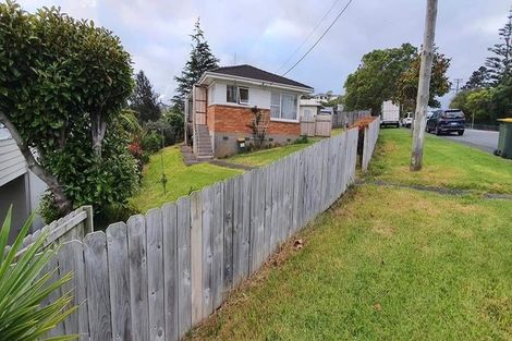 Photo of property in 1/97 Target Road, Totara Vale, Auckland, 0629