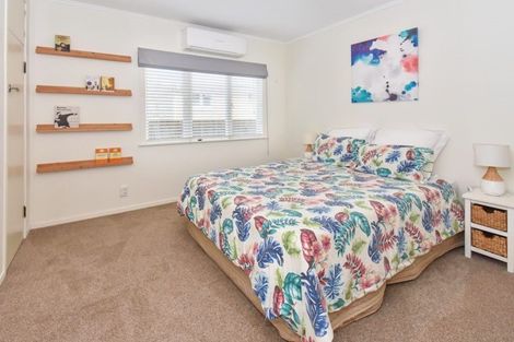 Photo of property in 6 Alpha Street, Papakura, 2110