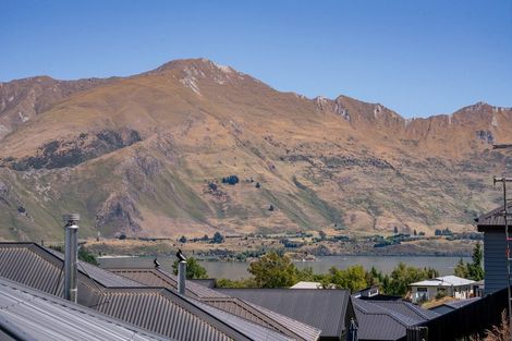 Photo of property in 2 Tuohy Lane, Wanaka, 9305